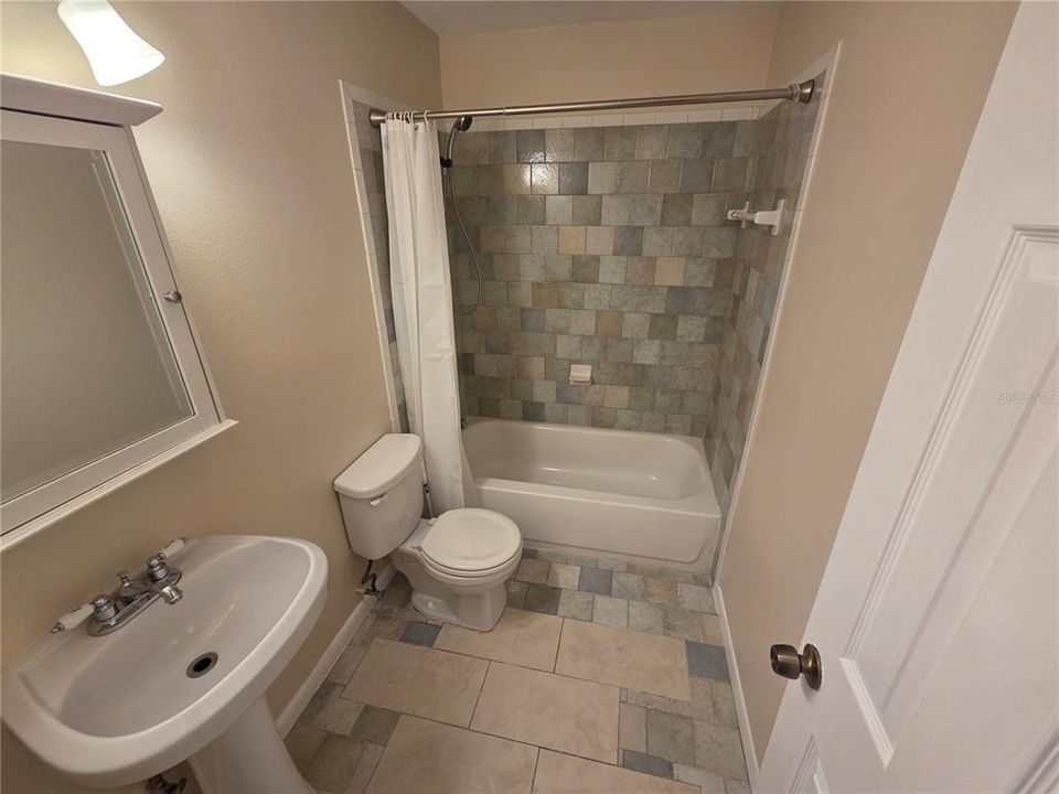 Active With Contract: $429,000 (2 beds, 2 baths, 1078 Square Feet)
