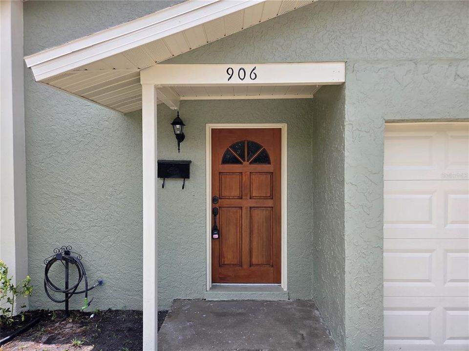 Active With Contract: $429,000 (2 beds, 2 baths, 1078 Square Feet)
