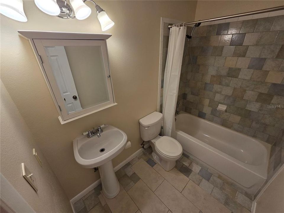 Active With Contract: $429,000 (2 beds, 2 baths, 1078 Square Feet)