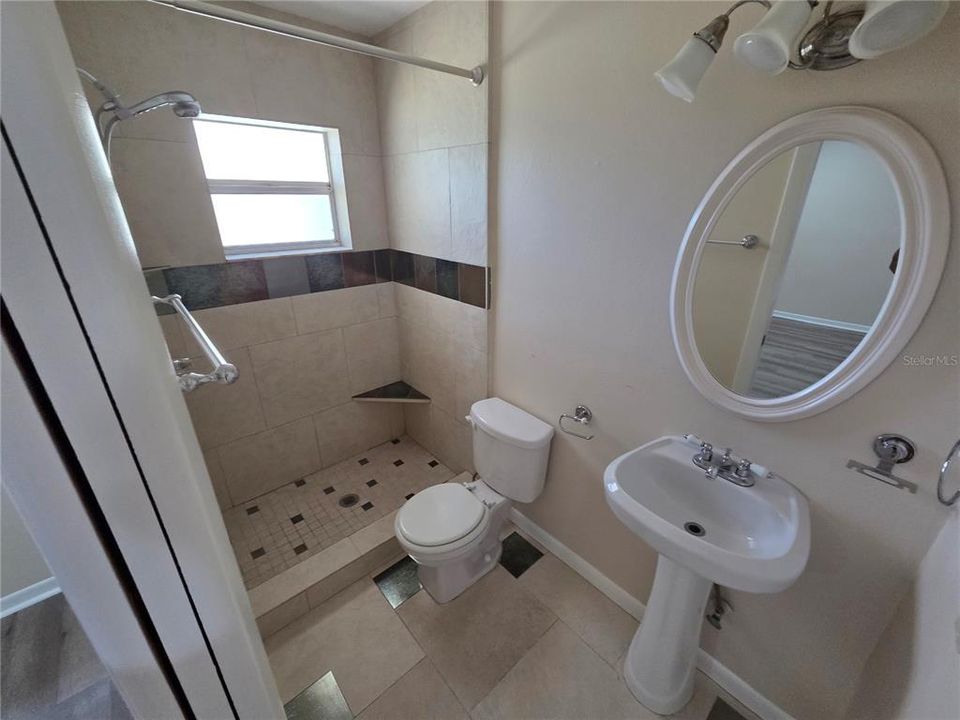 Active With Contract: $429,000 (2 beds, 2 baths, 1078 Square Feet)