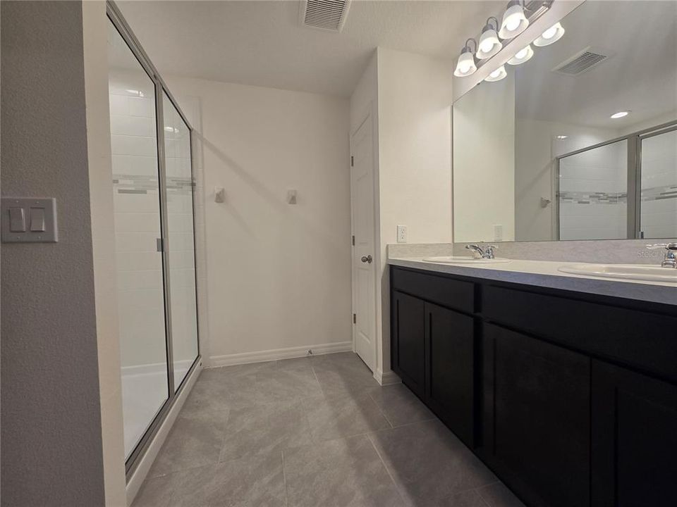 En Venta: $338,990 (4 camas, 2 baños, 2032 Pies cuadrados)