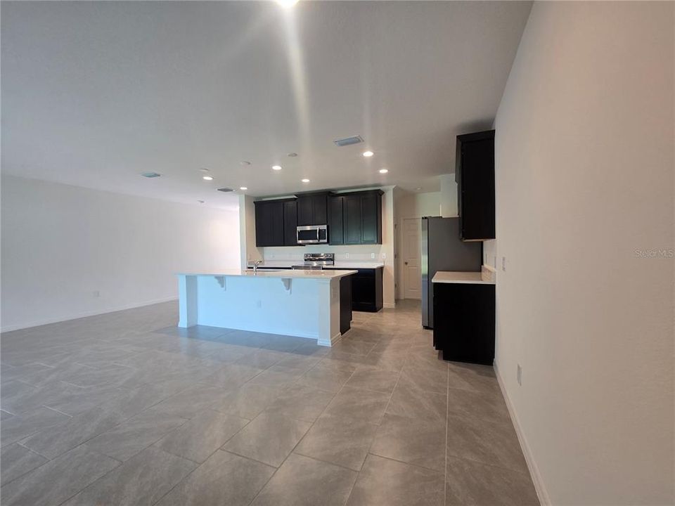 En Venta: $338,990 (4 camas, 2 baños, 2032 Pies cuadrados)