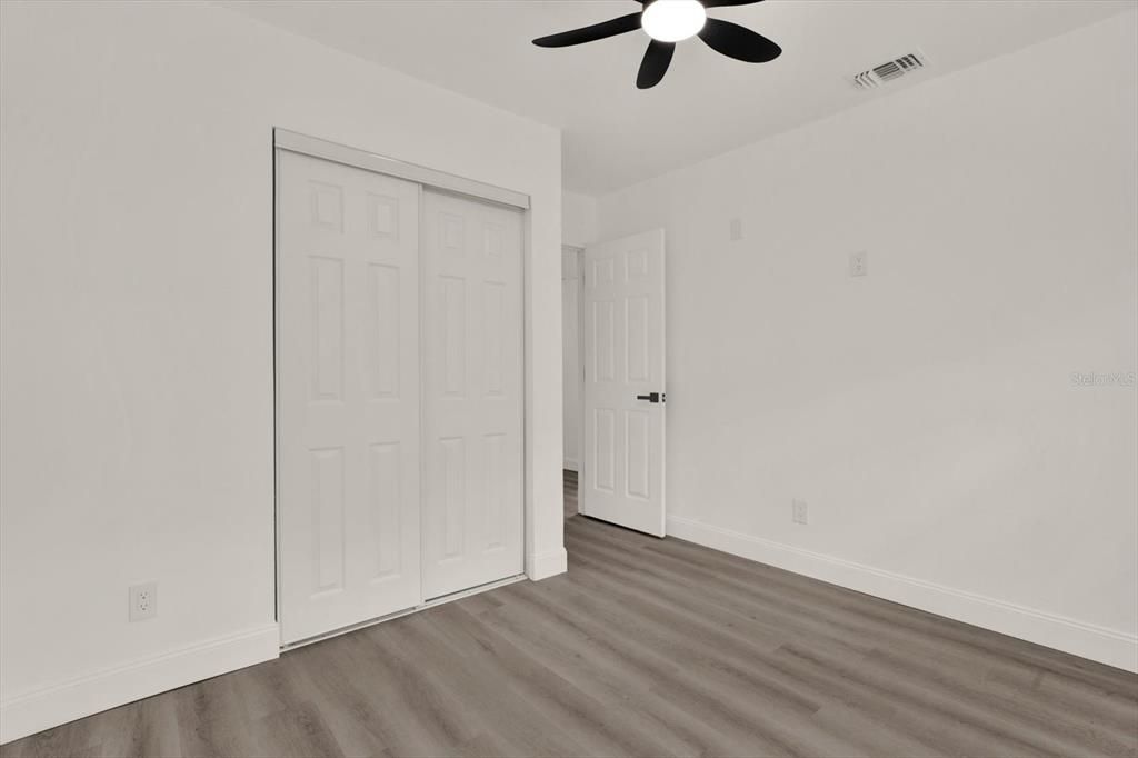 Active With Contract: $400,000 (4 beds, 2 baths, 1547 Square Feet)