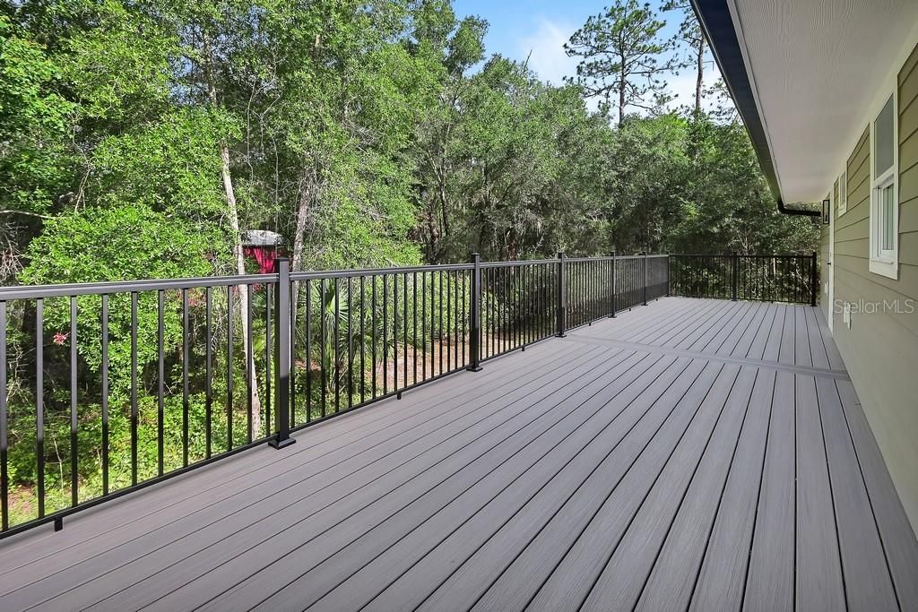 For Sale: $800,000 (4 beds, 3 baths, 2100 Square Feet)