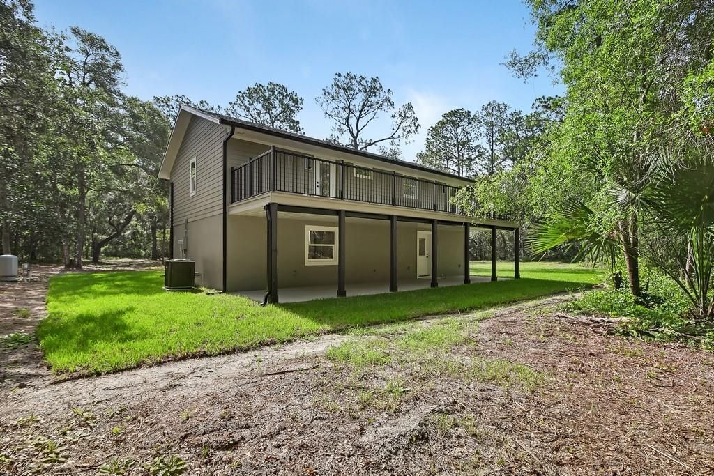 For Sale: $800,000 (4 beds, 3 baths, 2100 Square Feet)