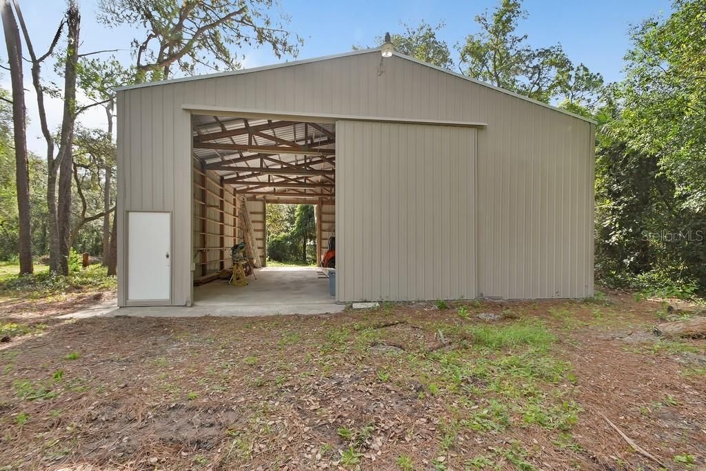 For Sale: $800,000 (4 beds, 3 baths, 2100 Square Feet)