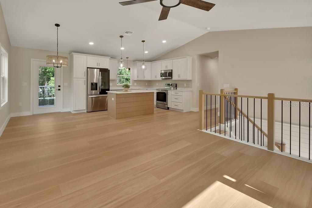 For Sale: $800,000 (4 beds, 3 baths, 2100 Square Feet)