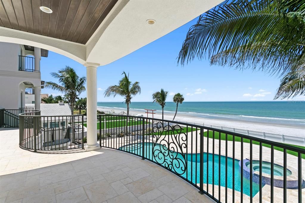 For Sale: $7,950,000 (5 beds, 5 baths, 6530 Square Feet)