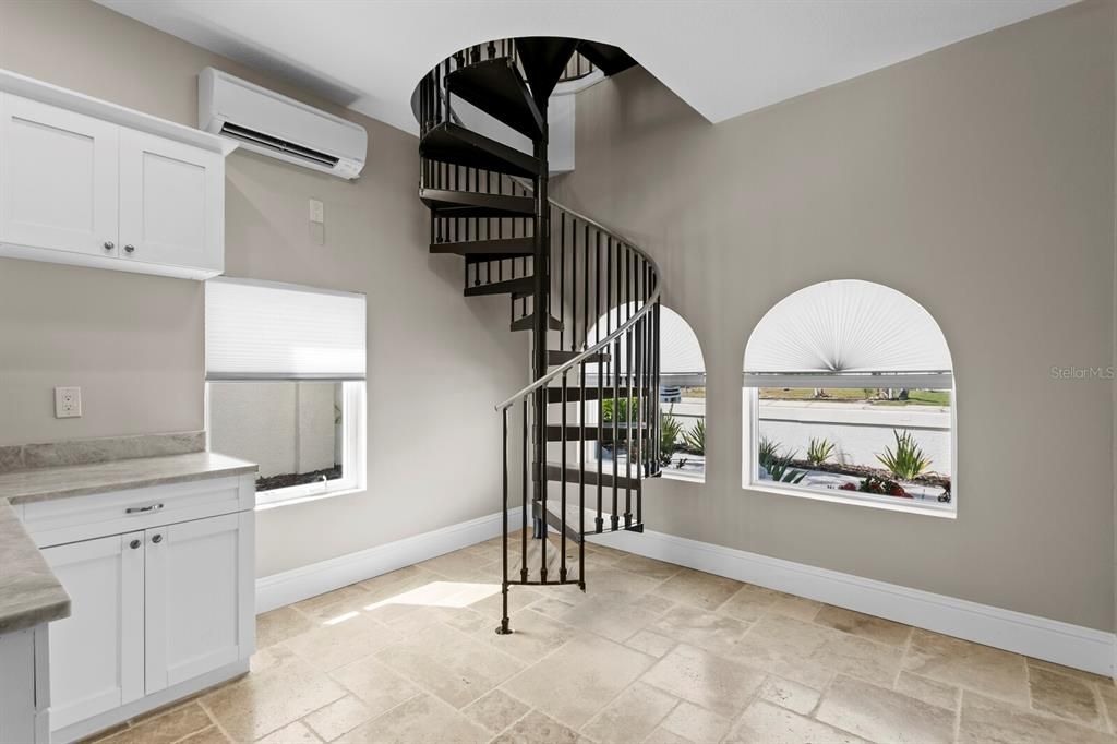For Sale: $7,950,000 (5 beds, 5 baths, 6530 Square Feet)