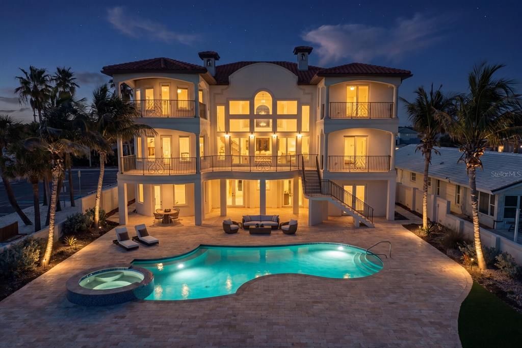 For Sale: $7,950,000 (5 beds, 5 baths, 6530 Square Feet)