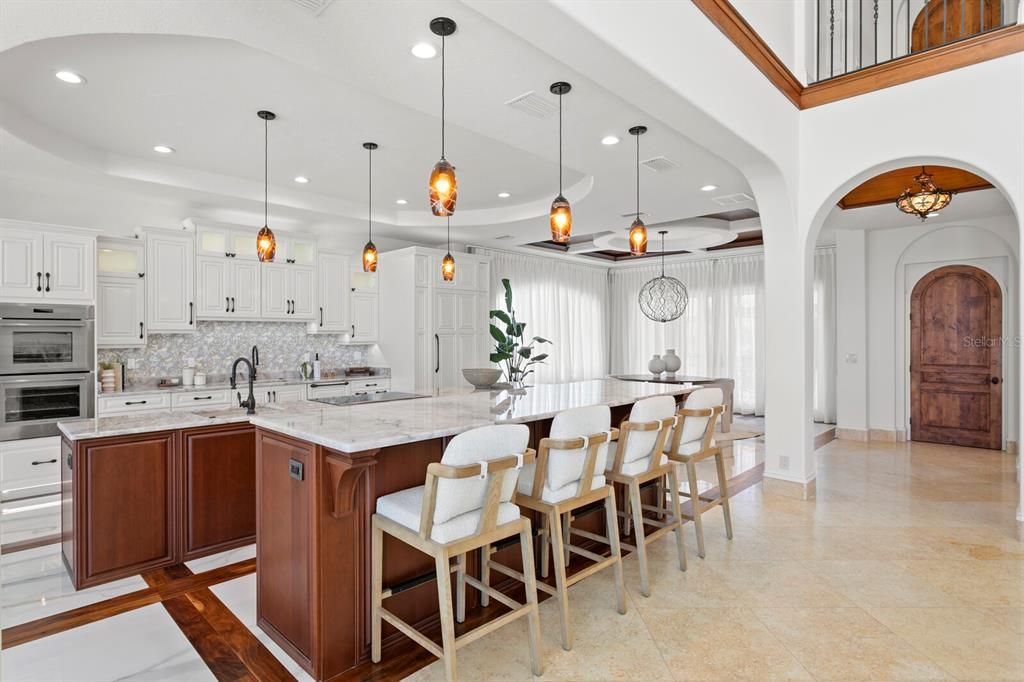 For Sale: $7,950,000 (5 beds, 5 baths, 6530 Square Feet)