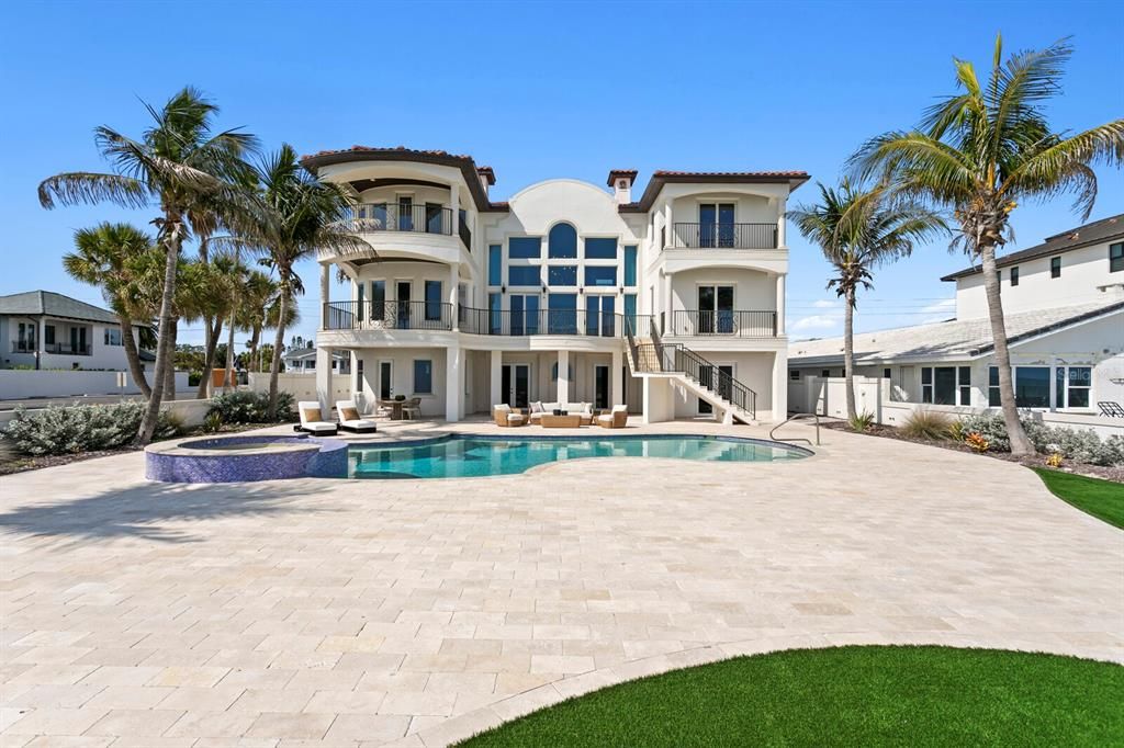 For Sale: $7,950,000 (5 beds, 5 baths, 6530 Square Feet)
