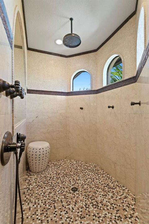 For Sale: $7,950,000 (5 beds, 5 baths, 6530 Square Feet)