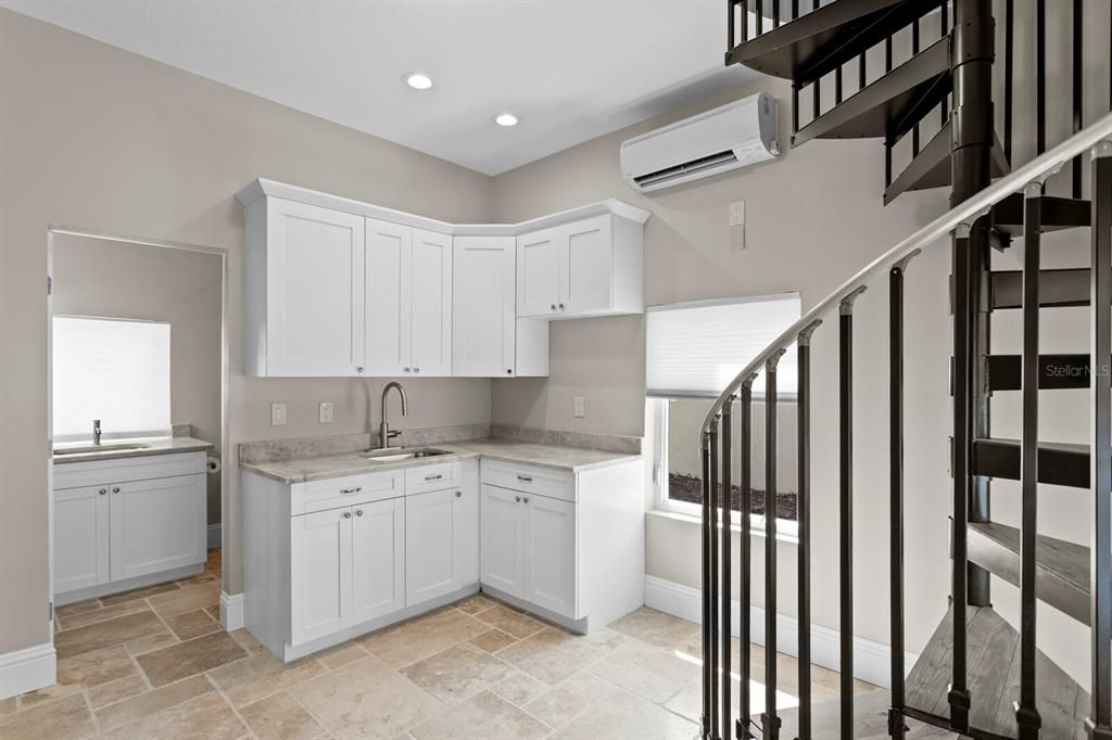 For Sale: $7,950,000 (5 beds, 5 baths, 6530 Square Feet)