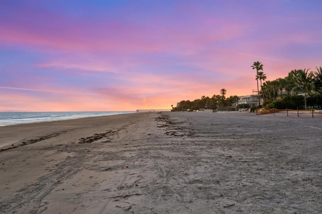 For Sale: $7,950,000 (5 beds, 5 baths, 6530 Square Feet)