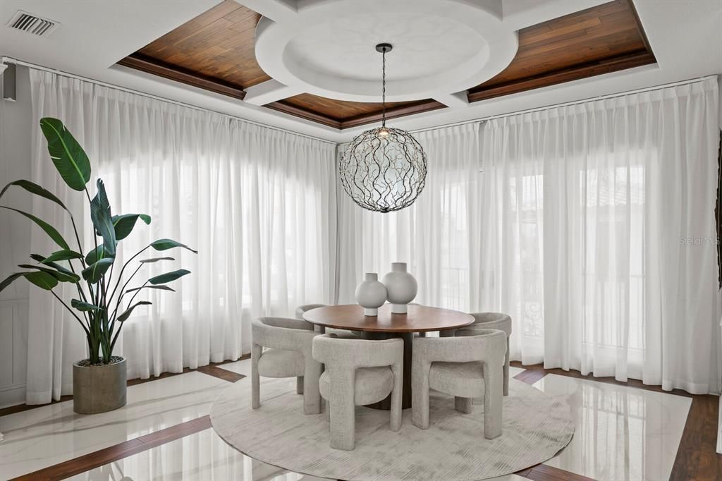For Sale: $7,950,000 (5 beds, 5 baths, 6530 Square Feet)