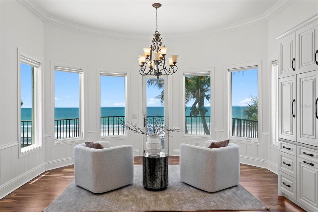 For Sale: $7,950,000 (5 beds, 5 baths, 6530 Square Feet)