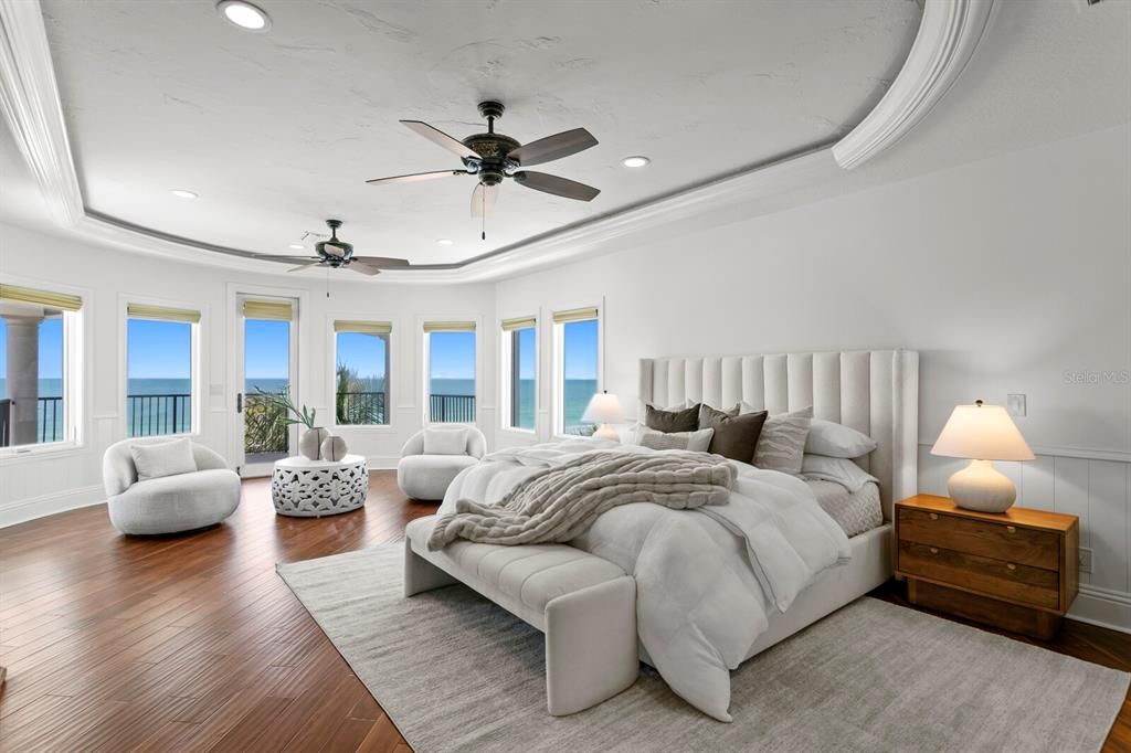 For Sale: $7,950,000 (5 beds, 5 baths, 6530 Square Feet)