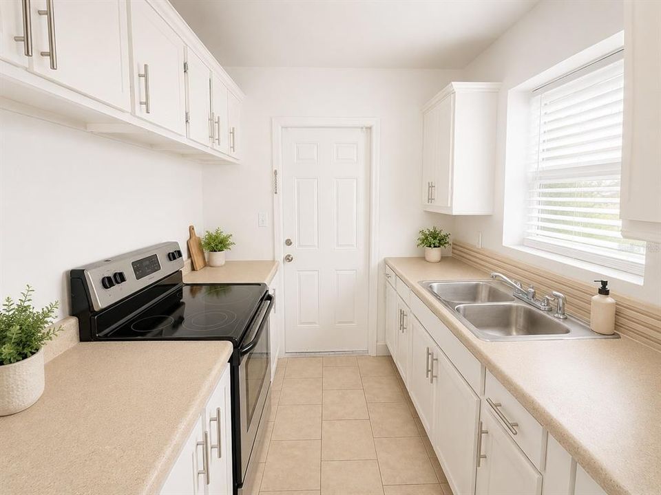 На продажу: $149,950 (2 спален, 1 ванн, 818 Квадратных фут)