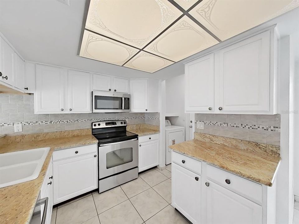 На продажу: $449,900 (3 спален, 2 ванн, 1482 Квадратных фут)