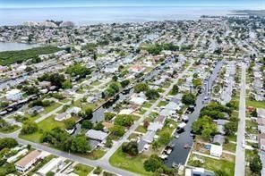 En Venta: $579,990 (4 camas, 3 baños, 2147 Pies cuadrados)