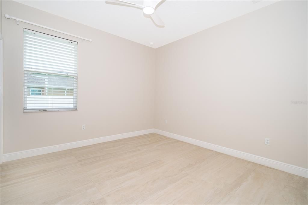 En Venta: $469,990 (4 camas, 2 baños, 2214 Pies cuadrados)