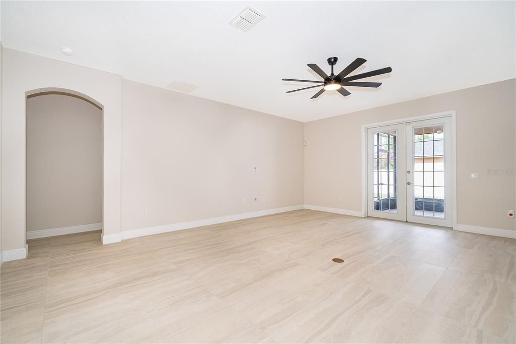 En Venta: $469,990 (4 camas, 2 baños, 2214 Pies cuadrados)