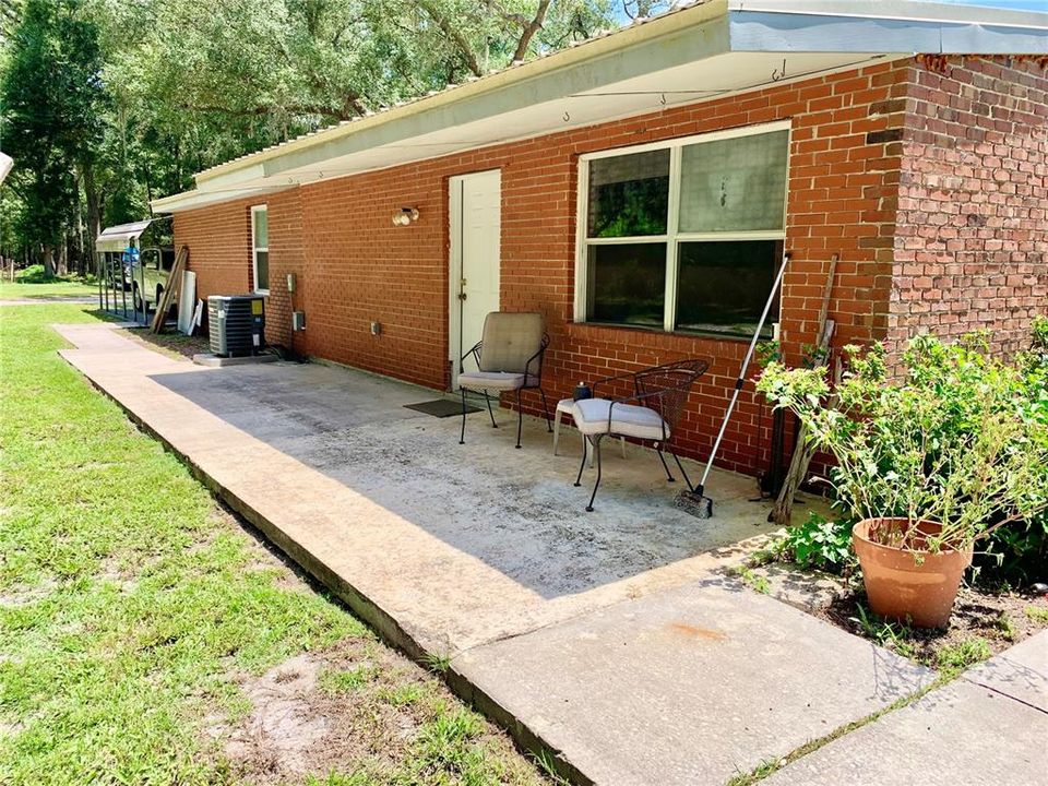 For Sale: $595,000 (3 beds, 2 baths, 2200 Square Feet)