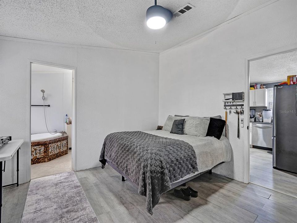 En Venta: $285,000 (3 camas, 3 baños, 1890 Pies cuadrados)