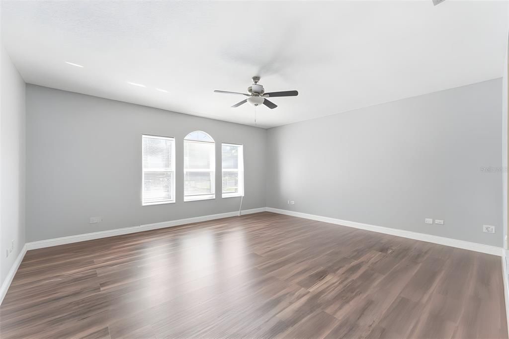 For Sale: $585,000 (4 beds, 3 baths, 2460 Square Feet)