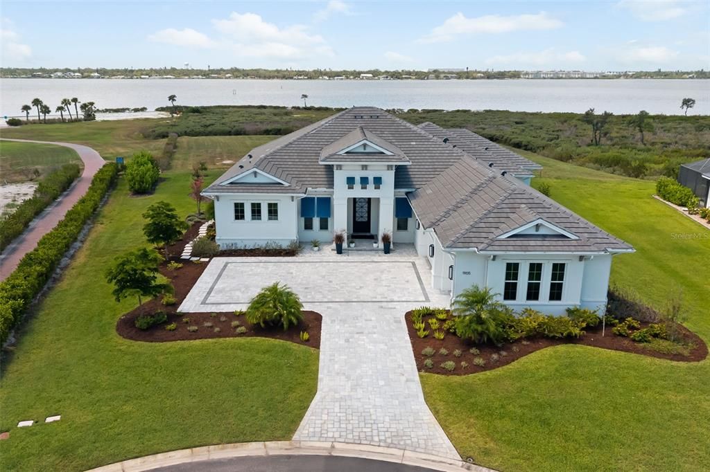 For Sale: $2,850,000 (4 beds, 3 baths, 3876 Square Feet)