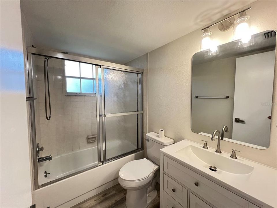 For Sale: $130,000 (2 beds, 2 baths, 825 Square Feet)