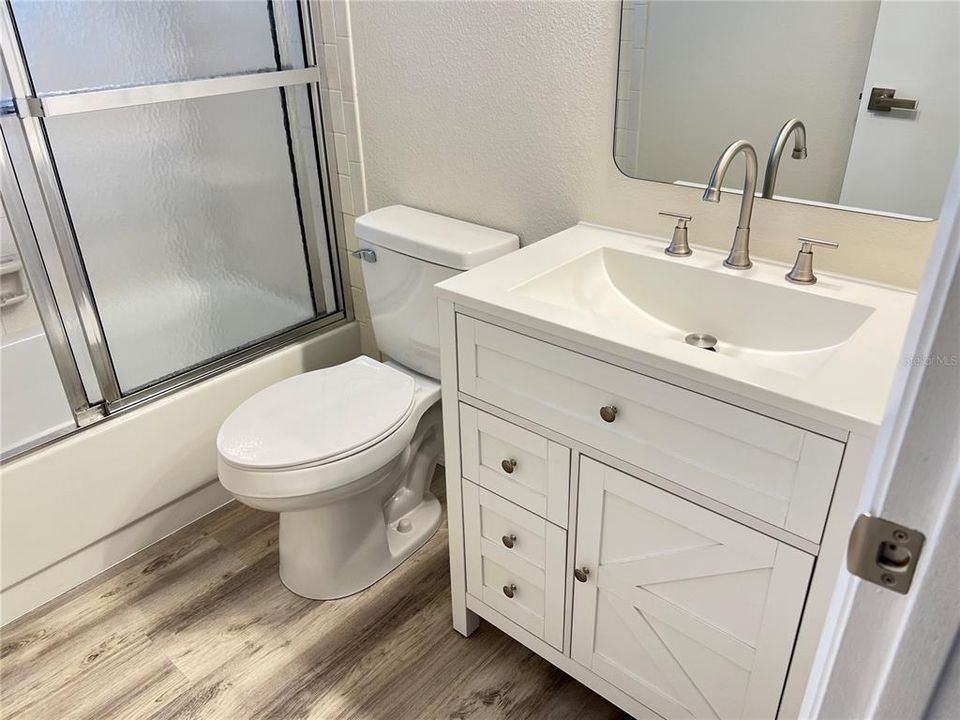 For Sale: $130,000 (2 beds, 2 baths, 825 Square Feet)