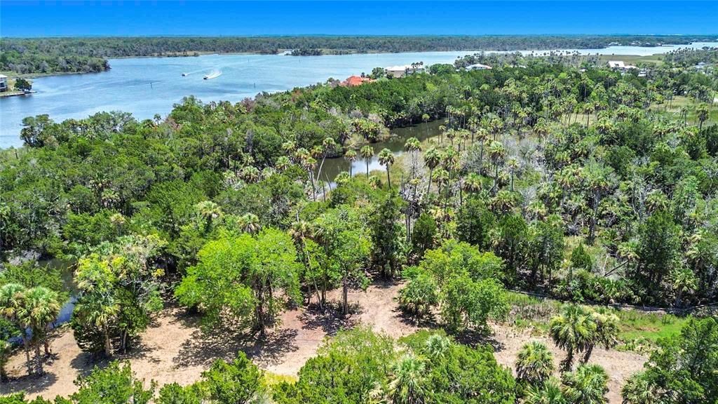 En Venta: $979,000 (2.80 acres)