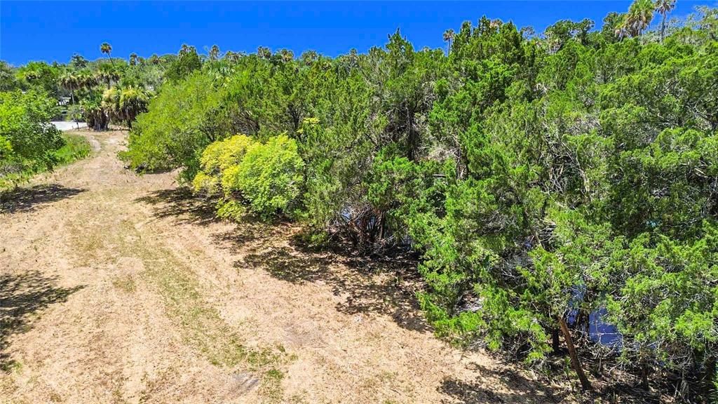 En Venta: $979,000 (2.80 acres)
