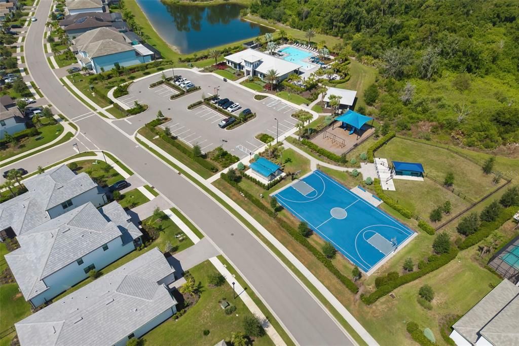 Activo con contrato: $574,900 (5 camas, 3 baños, 2638 Pies cuadrados)