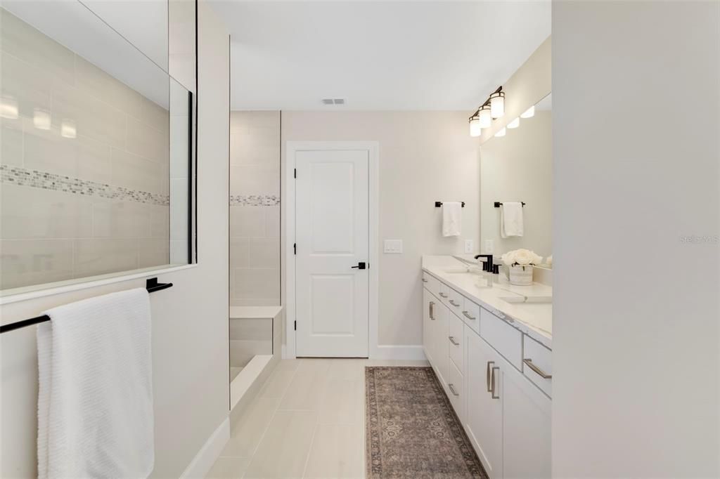 Activo con contrato: $574,900 (5 camas, 3 baños, 2638 Pies cuadrados)