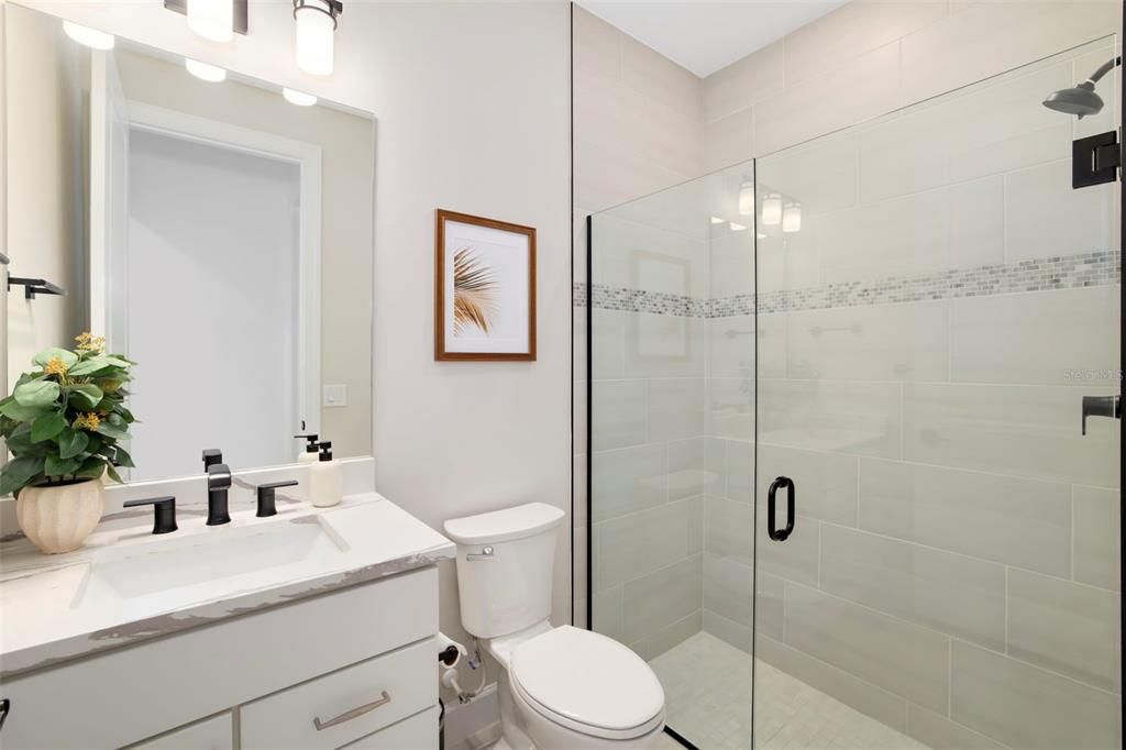 Activo con contrato: $574,900 (5 camas, 3 baños, 2638 Pies cuadrados)