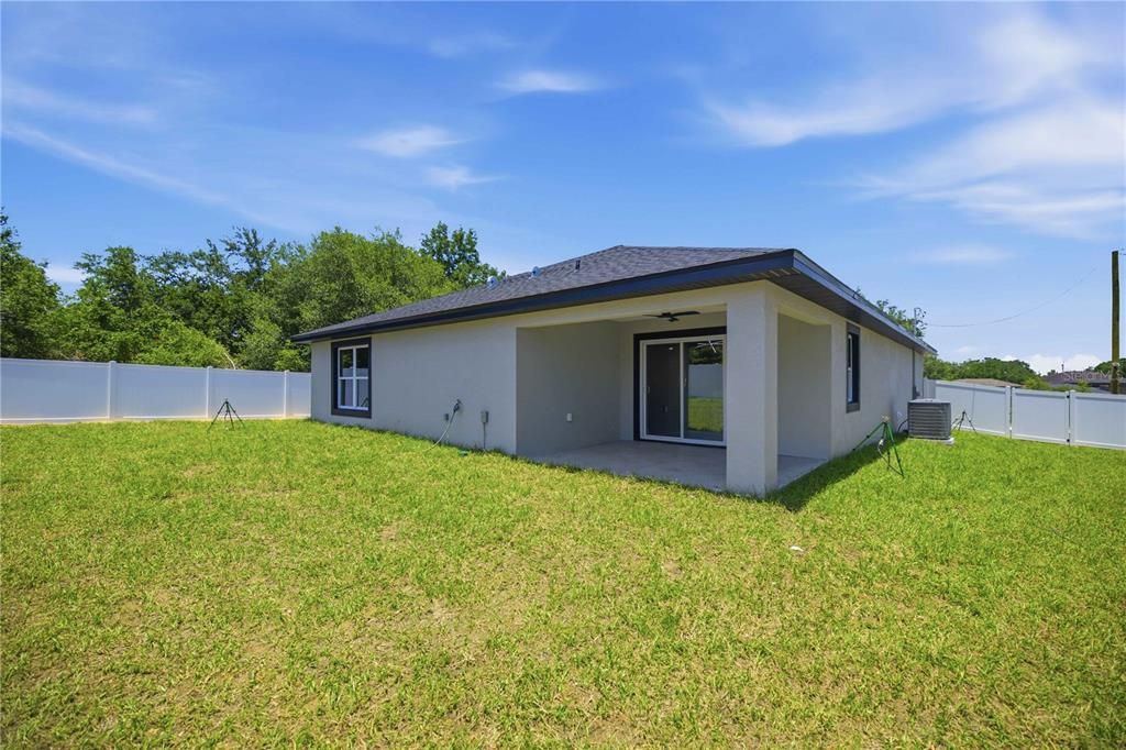 Active With Contract: $294,900 (3 beds, 2 baths, 1492 Square Feet)