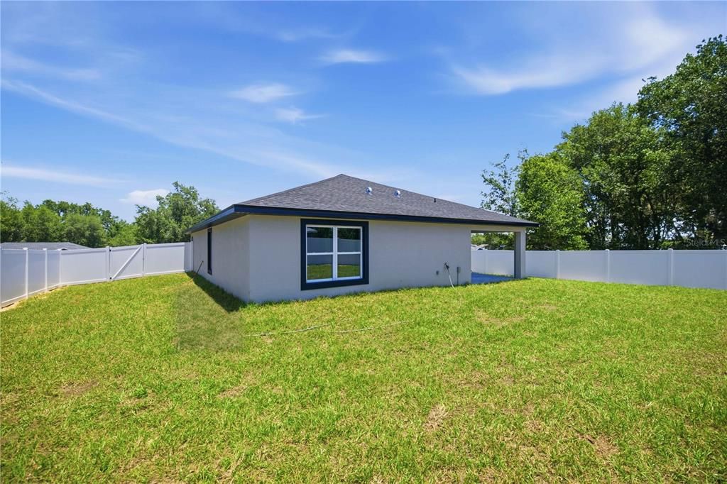 Active With Contract: $294,900 (3 beds, 2 baths, 1492 Square Feet)