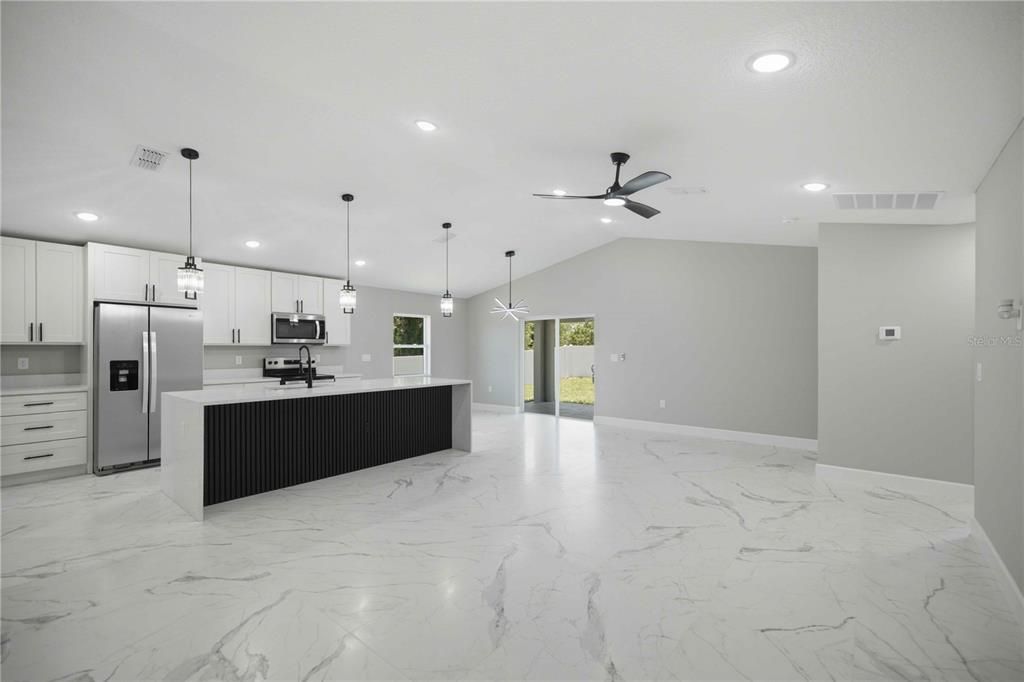 Active With Contract: $294,900 (3 beds, 2 baths, 1492 Square Feet)