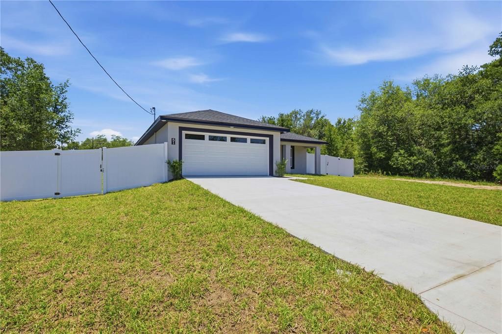 Active With Contract: $294,900 (3 beds, 2 baths, 1492 Square Feet)