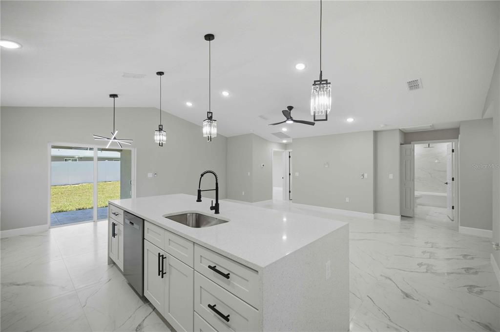 Active With Contract: $294,900 (3 beds, 2 baths, 1492 Square Feet)