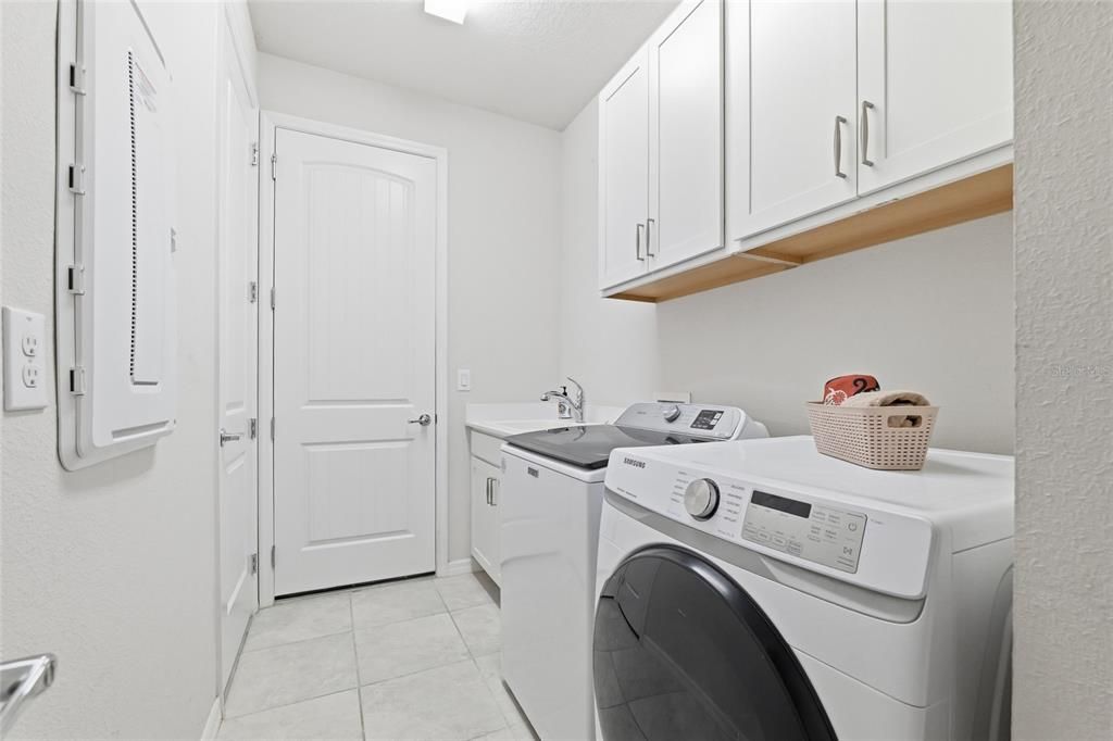 For Sale: $340,000 (2 beds, 2 baths, 1554 Square Feet)