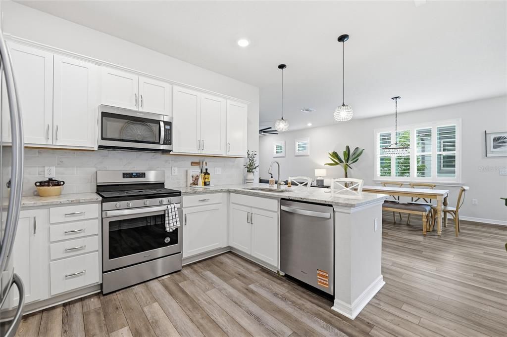 For Sale: $340,000 (2 beds, 2 baths, 1554 Square Feet)