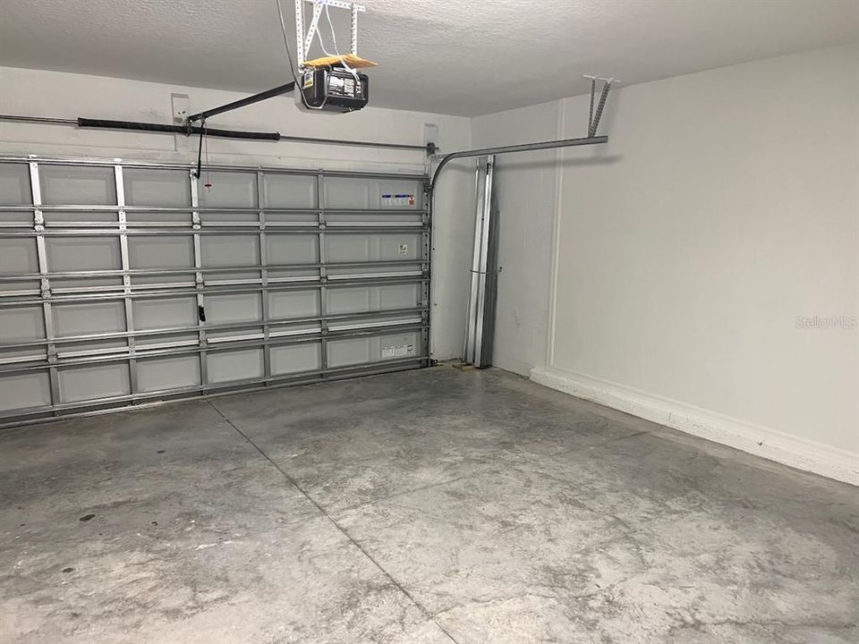 For Rent: $2,300 (5 beds, 2 baths, 2264 Square Feet)