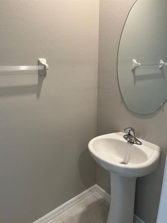 For Rent: $2,300 (5 beds, 2 baths, 2264 Square Feet)