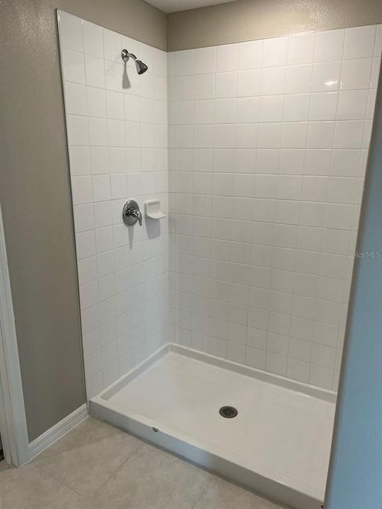 For Rent: $2,300 (5 beds, 2 baths, 2264 Square Feet)