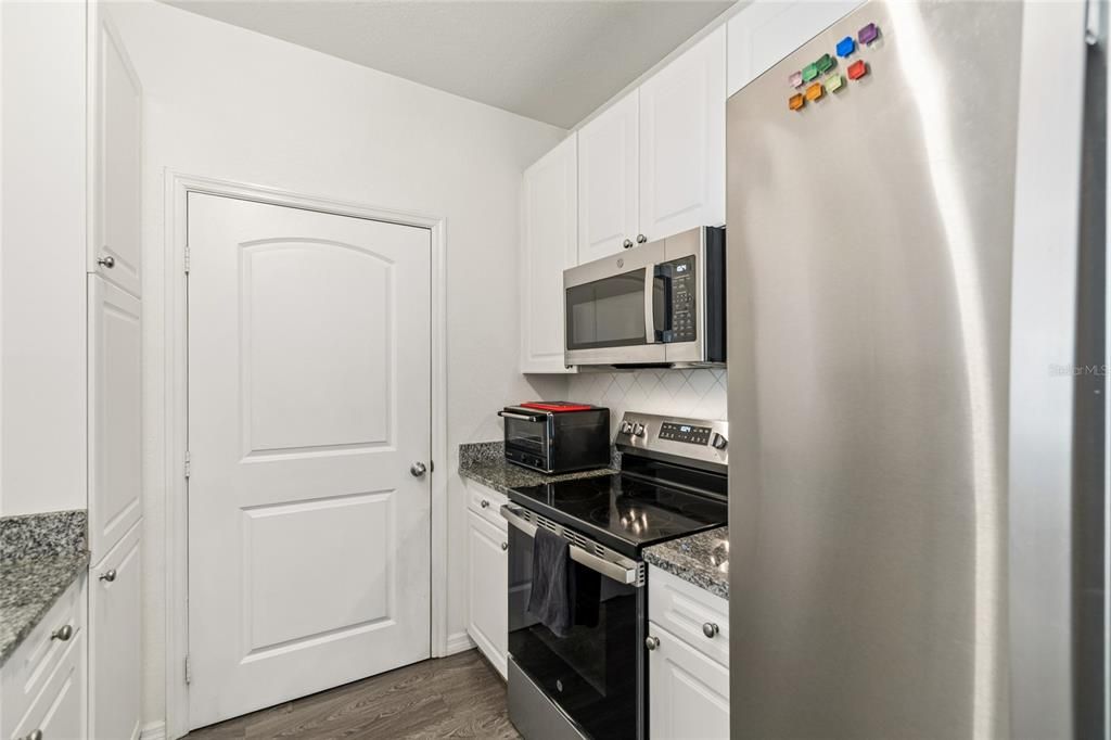 Active With Contract: $249,000 (2 beds, 2 baths, 1080 Square Feet)