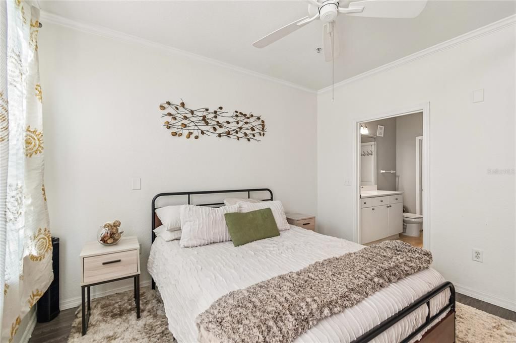 Active With Contract: $249,000 (2 beds, 2 baths, 1080 Square Feet)